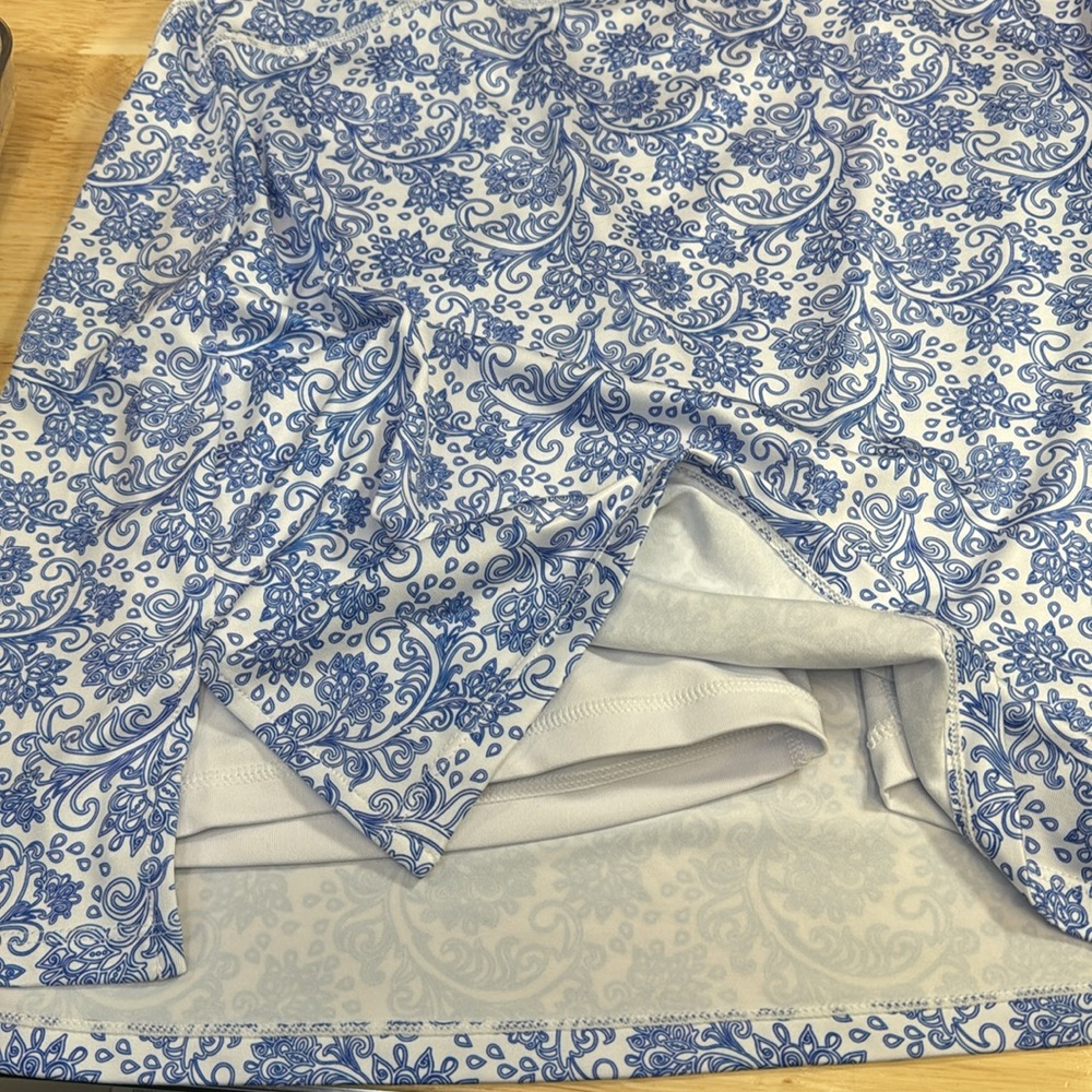 Blue Floral Active Performance Stretchy Skort Skirt LG. NWOT - Picture 2 of 10